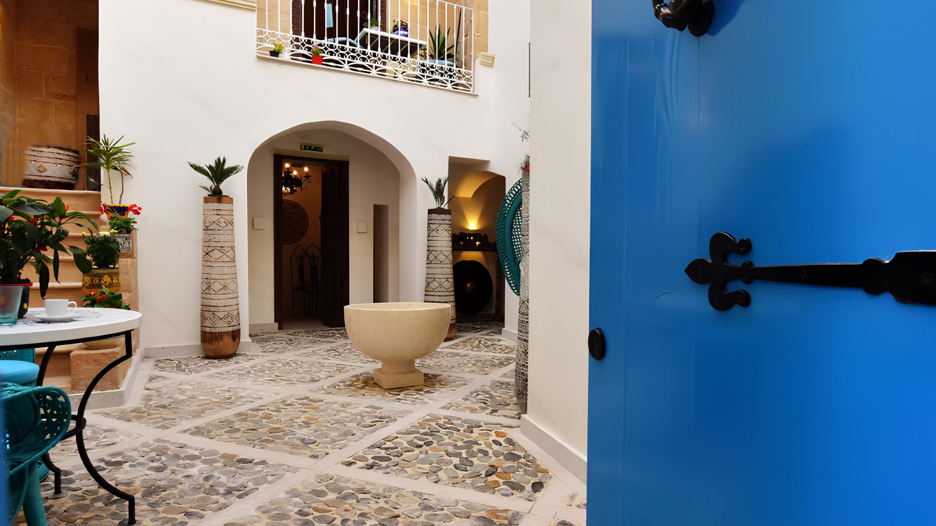 Cozy streets and houses of charachters of Naxxar