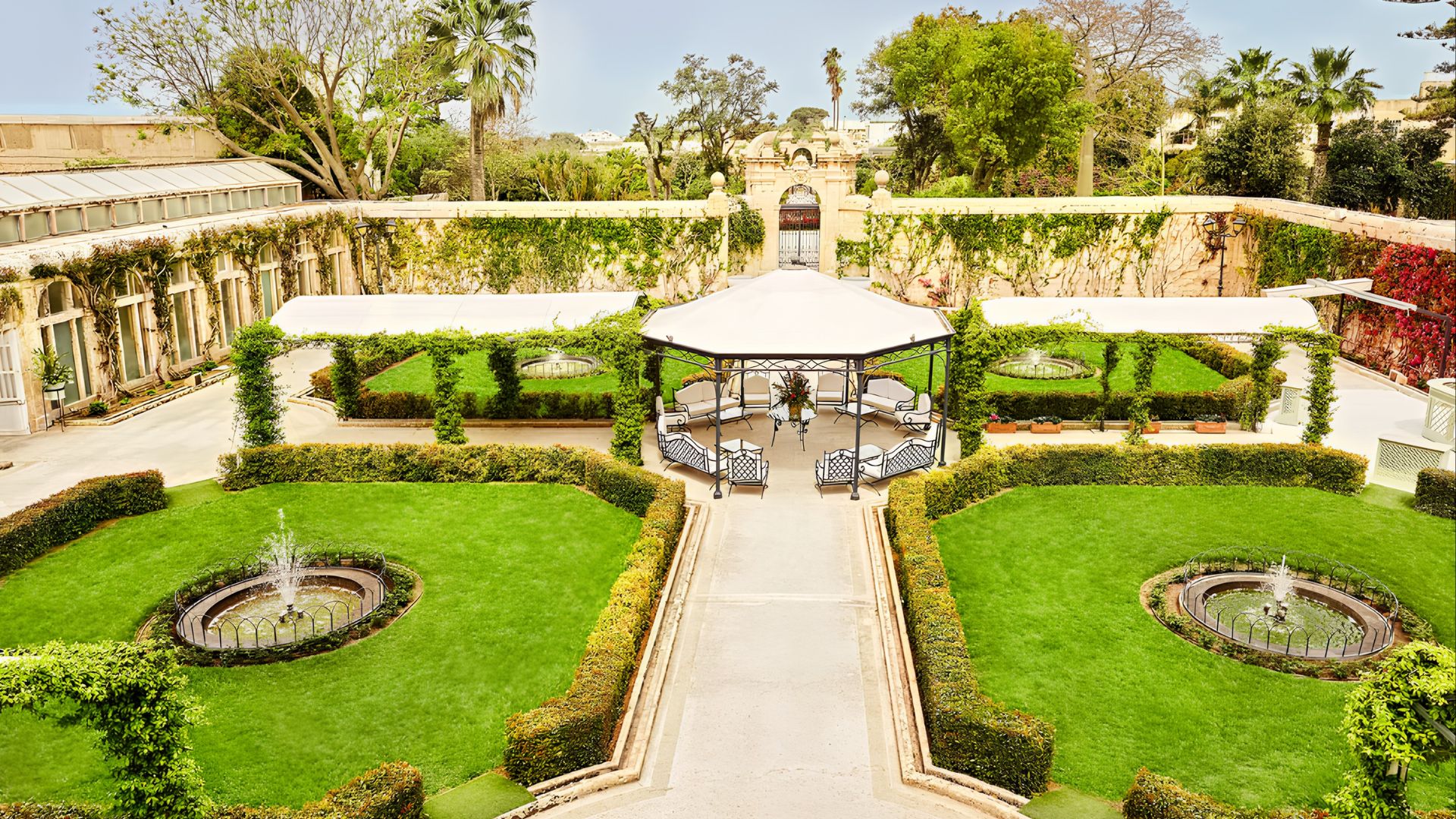 aerial view of palazzo parisio in naxxar