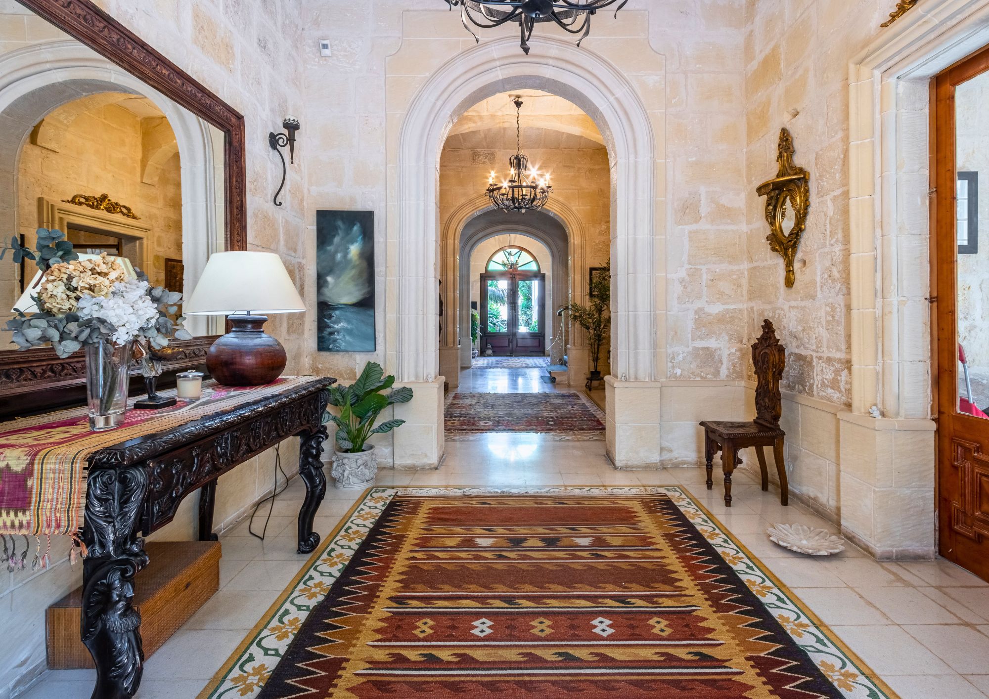 Historic-palazzo-in-balzan
